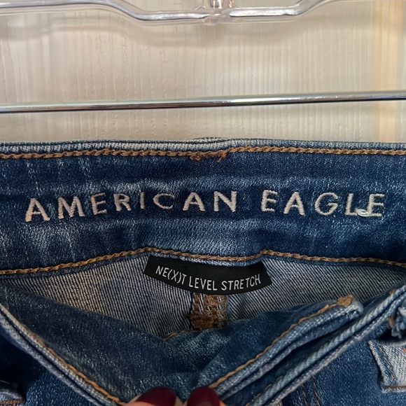 American Eagle NWOT mid length jean shorts (42) - Picture 2 of 3